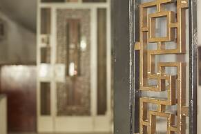 Luxury n Chic Athens Museum Apt