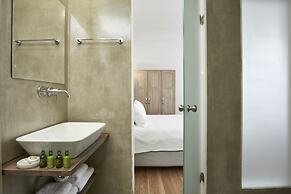 Luxury n Chic Athens Museum Apt