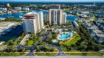 Harbor Landing 201a 3 Bedroom Condo by RedAwning