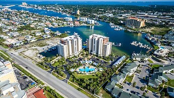 Harbor Landing 201a 3 Bedroom Condo by RedAwning