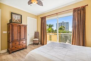 Harbor Landing 201a 3 Bedroom Condo by RedAwning
