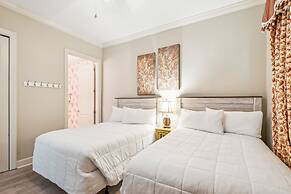 Harbor Landing 201a 3 Bedroom Condo by RedAwning