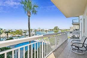 Harbor Landing 201a 3 Bedroom Condo by RedAwning