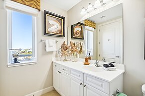 Harbor Landing 201a 3 Bedroom Condo by RedAwning