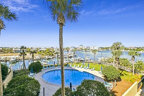 Harbor Landing 201a 3 Bedroom Condo by RedAwning