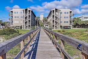 Ocean View Condo Steps Away from Beach, Access to Salt Water Pool by R