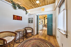 Casa Lola - Gorgeous Light-filled Home, Walk to The Plaza and The Rail