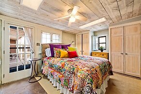 Casa Lola - Gorgeous Light-filled Home, Walk to The Plaza and The Rail