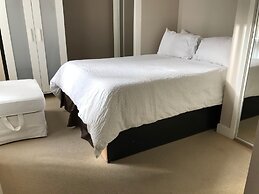 Atlas Suites on Yonge & Bloor