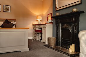 Wheatacre White Lion