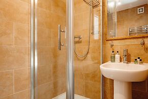 Wheatacre White Lion