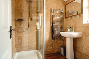 Wheatacre White Lion