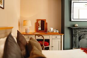 Wheatacre White Lion