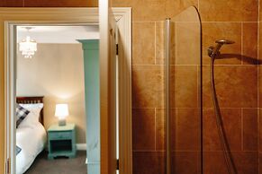 Wheatacre White Lion