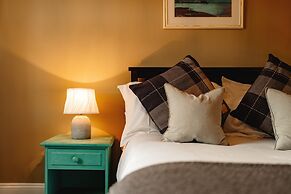 Wheatacre White Lion