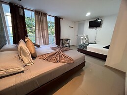 Montes De Beraka - Adults Only