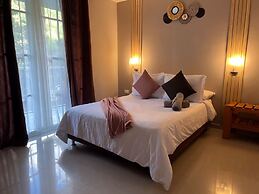 Montes De Beraka - Adults Only