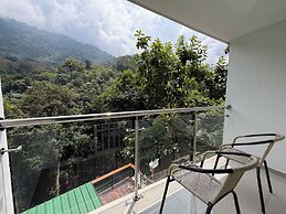 Montes De Beraka - Adults Only