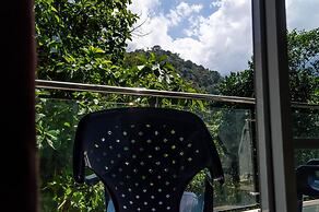 Montes De Beraka - Adults Only