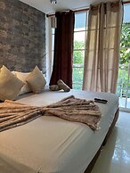 Montes De Beraka - Adults Only