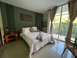 Montes De Beraka - Adults Only