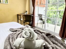 Montes De Beraka - Adults Only