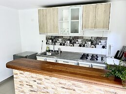 Montes De Beraka - Adults Only