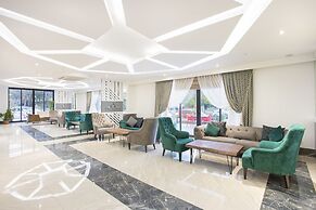 The Sansa Hotel & Spa