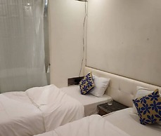 Hotel brijwasi palace