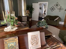 Centennial Inn Bed & Breakfast