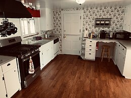 Centennial Inn Bed & Breakfast