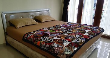 Family Home Ratmono JIH