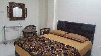 Family Home Ratmono JIH