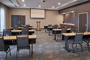 Courtyard by Marriott Petoskey at Victories Square