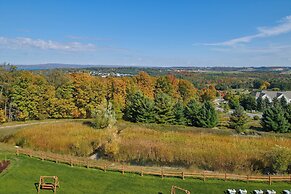 Courtyard by Marriott Petoskey at Victories Square