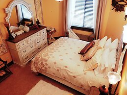 Chateau du Pikes Peak, a Tuscany Retreat