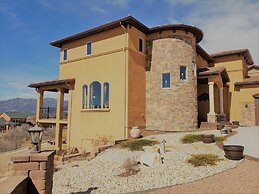 Chateau du Pikes Peak, a Tuscany Retreat