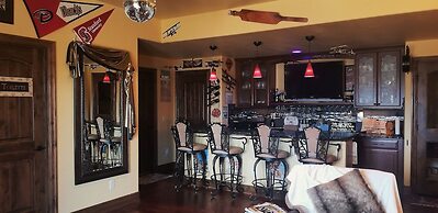 Chateau du Pikes Peak, a Tuscany Retreat