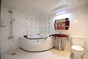 Hera Hotel