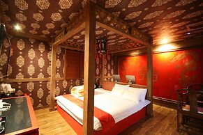 Hera Hotel