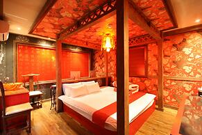 Hera Hotel