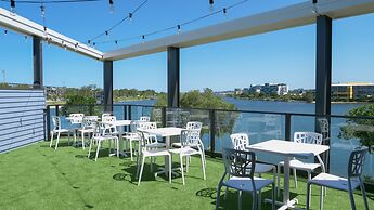 Lake Kawana Accommodation