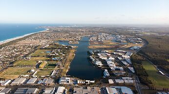 Lake Kawana Accommodation