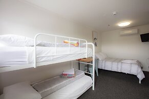 Kookaburra Ski Lodge