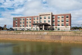 Holiday Inn Express & Suites Wentzville St Louis West, an IHG Hotel