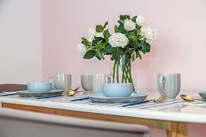 Locals Boutique Apartment Jiuzhou Port.1