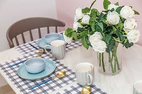 Locals Boutique Apartment Jiuzhou Port.1