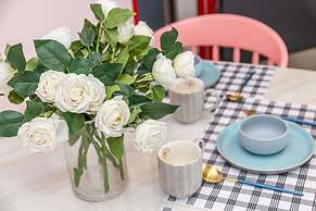 Locals Boutique Apartment Jiuzhou Port.1