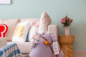 Locals Boutique Apartment Jiuzhou Port.1