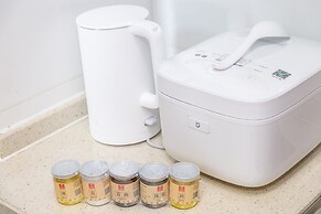 Locals Boutique Apartment Jiuzhou Port.1